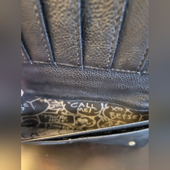 Betsey Johnson - Picture 7 of 12